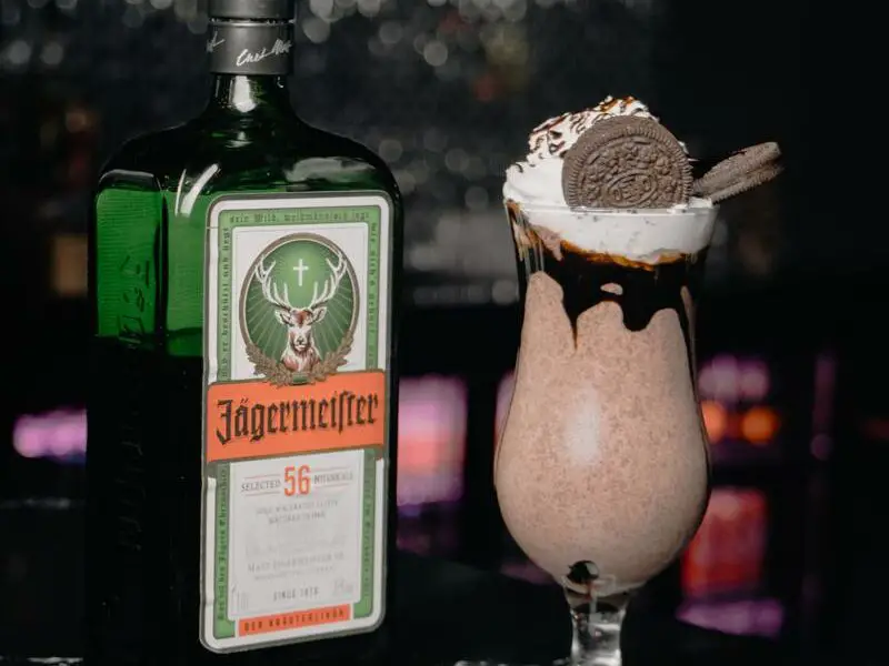 Czym najlepiej pić Jägermeistera?