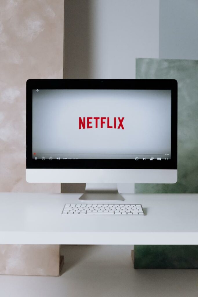 Jak obejrzeć Netflixa za darmo w 2024 roku – proste sposoby, które działają!