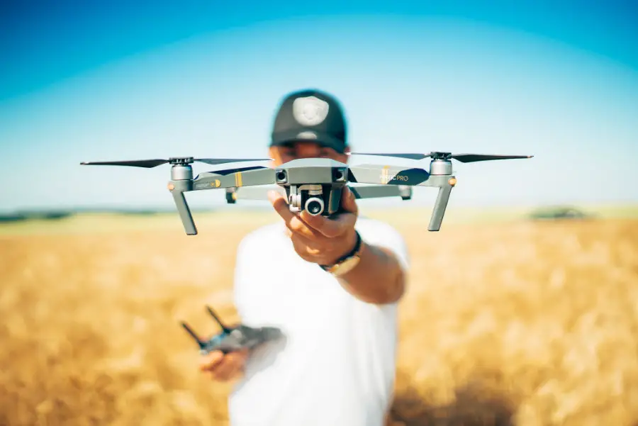 Odpowiedni dron do filmowania w podróży – jaki wybrać?
