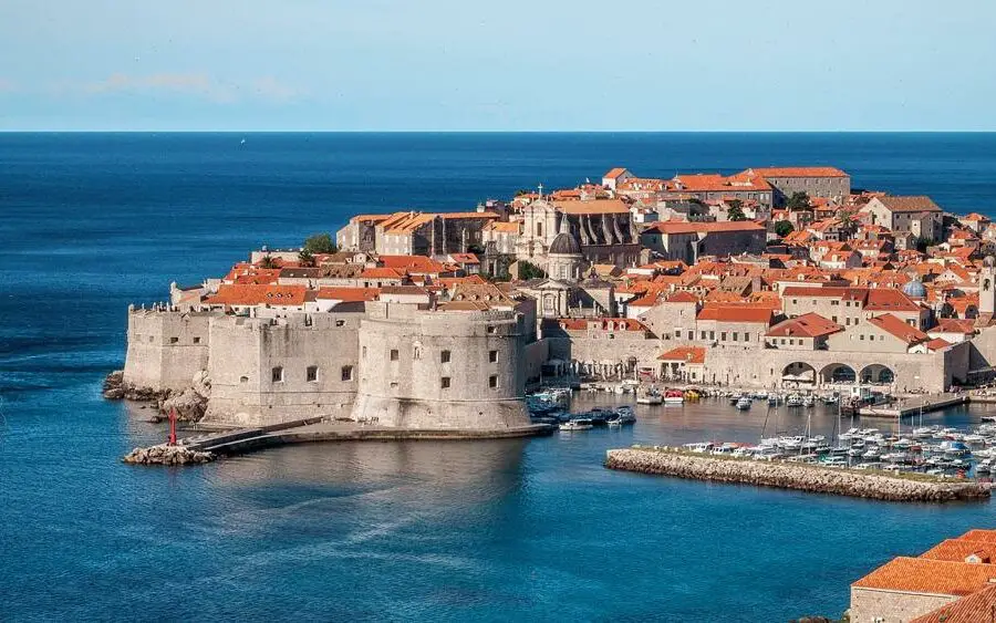 Ile zapłacisz za winiety do Chorwacji w 2024 roku? Poznaj cenę i planuj swoją podróż!