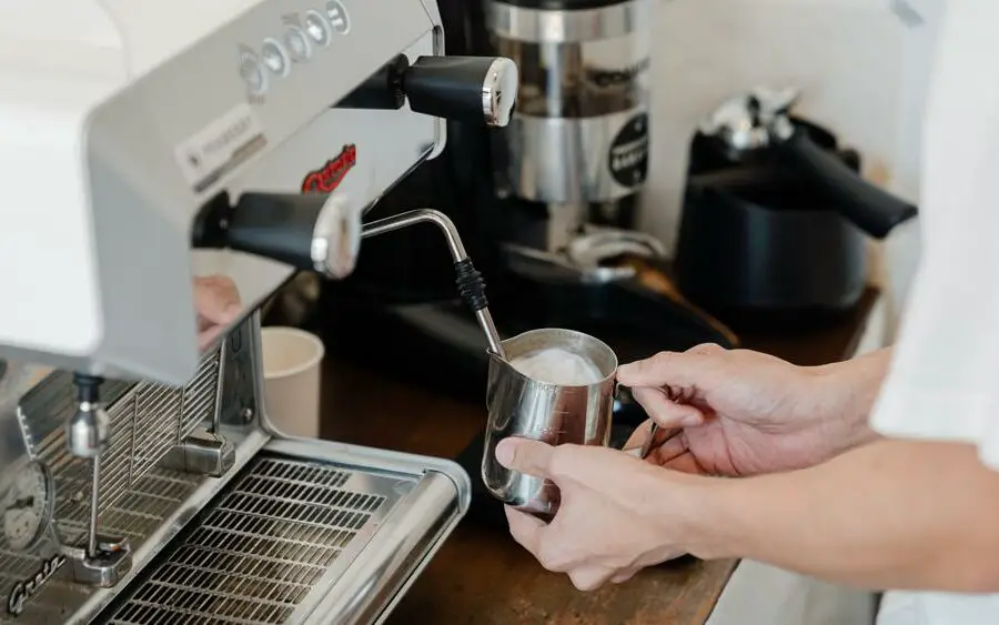 Jak przygotować domowe cappuccino – przepis i wskazówki