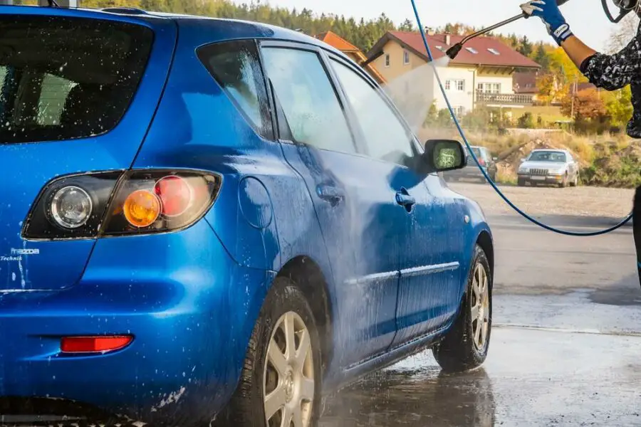 Ile kosztuje nowoczesna myjnia bezdotykowa dla dwóch samochodów? Ile byś zapłacił za miejsce na cztery auta?