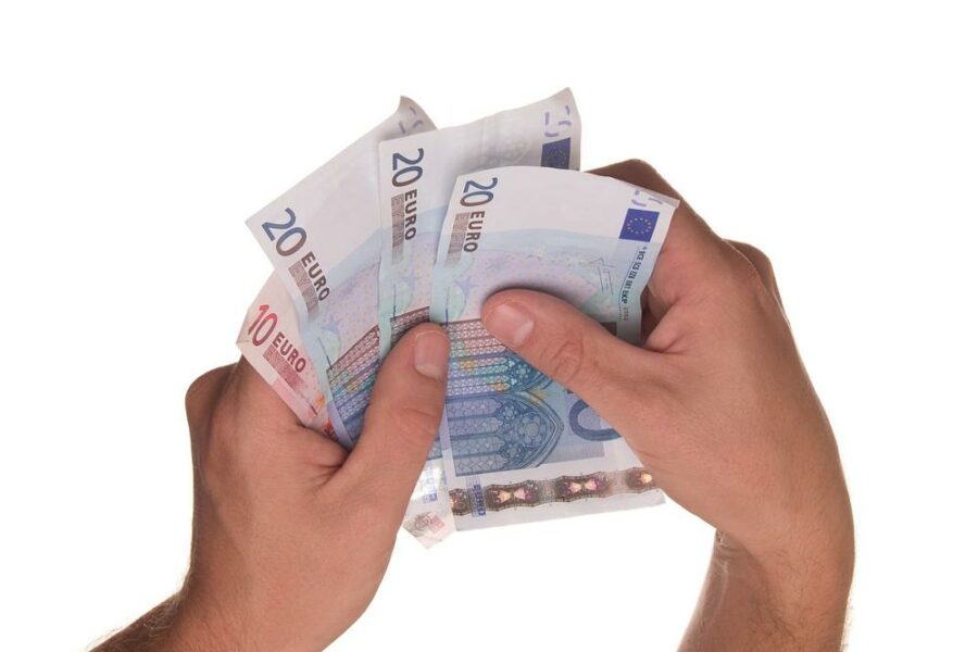 Ile dzisiaj kosztuje euro?