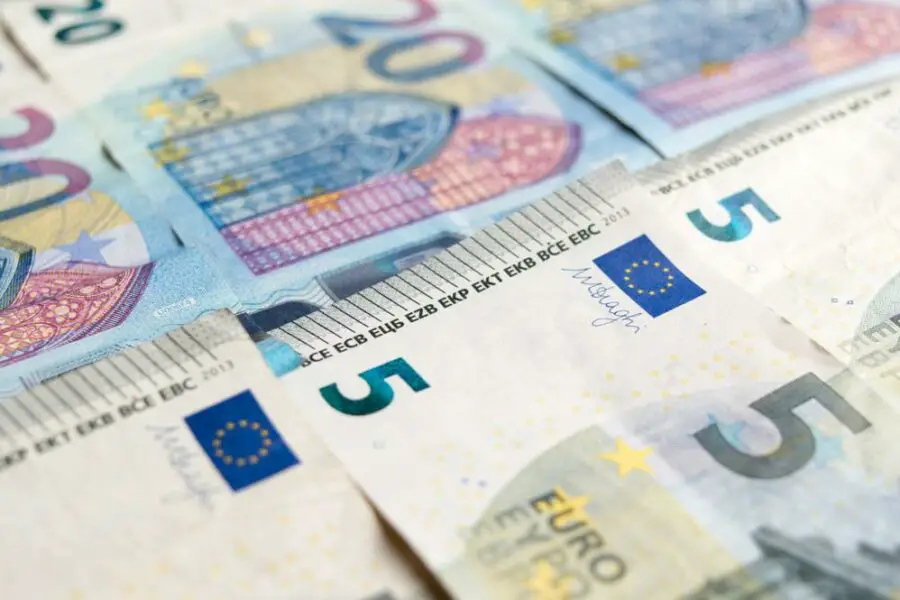 Ile euro warto zabrać do Chorwacji? Rady dla podróżujących z polskiego punktu widzenia