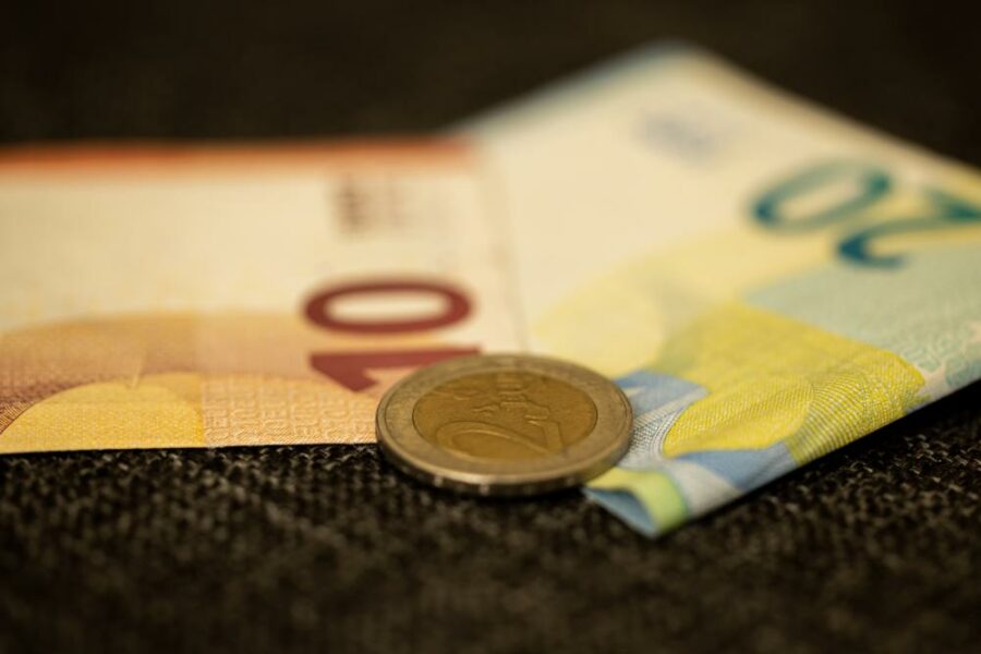 Aktualne kursy walut: ile stoi euro i funt teraz?