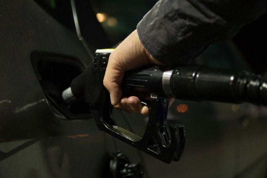 Ile kosztuje benzyna 95? Aktualne ceny i perspektywy na przyszłość