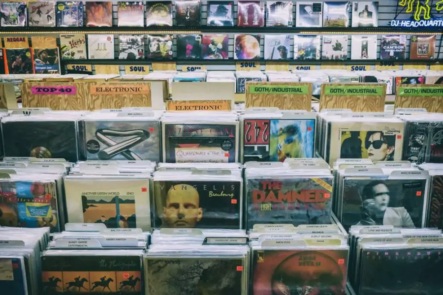 Gdzie kupić płyty CD z muzyką – najlepsze miejsca do zakupów!