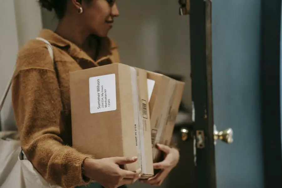 Zagubiona paczka: Jak odnaleźć przesyłkę, gdy nie znasz jej położenia?