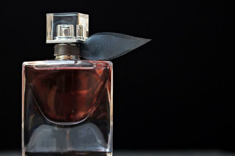 Eau de Parfum: Tego nie wiesz o zapachu, który odmienia Twoje życie