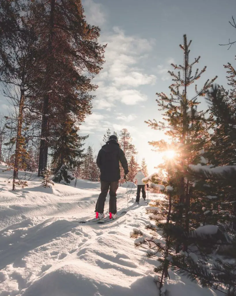 Jaka długość nart odpowiednia dla różnych wzrostów – poradnik dla narciarzy