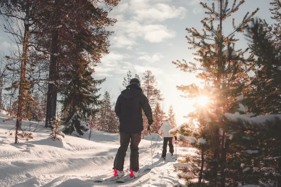Jaka długość nart odpowiednia dla różnych wzrostów – poradnik dla narciarzy
