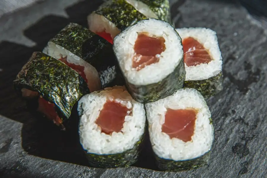 „Praktyczne wskazówki: z czym tworzyć smaczne sushi?”