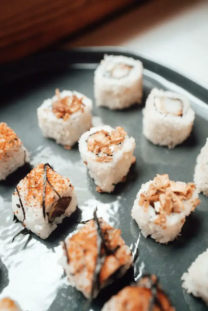 „Jakie dodatki dodać do sushi, aby nadać mu smakowitego aromatu?”