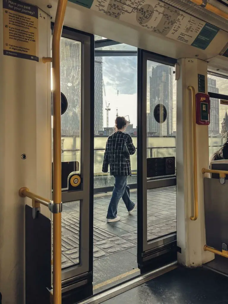 Jak kupić bilet na tramwaj we Wrocławiu: Praktyczny przewodnik